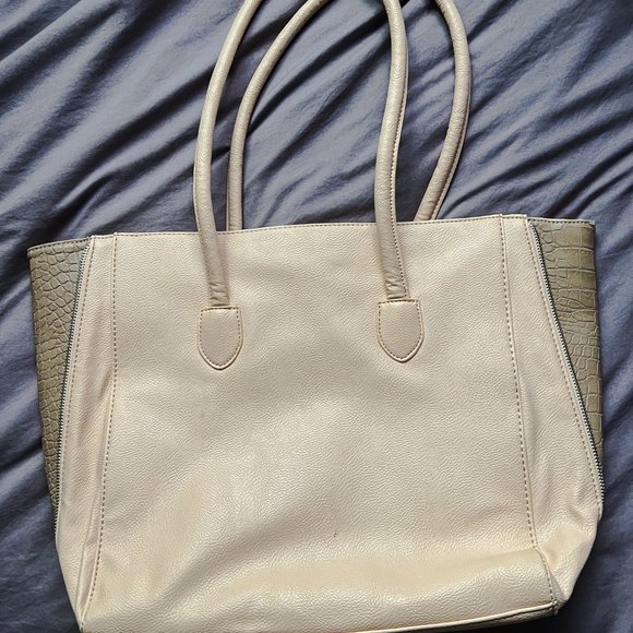 Nine West Long Weekend Zipper Embellished Tote Purse - Picture 2 of 3